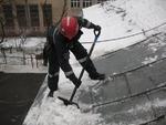 фото Очистка кровли от снега и наледи в Хабаровске